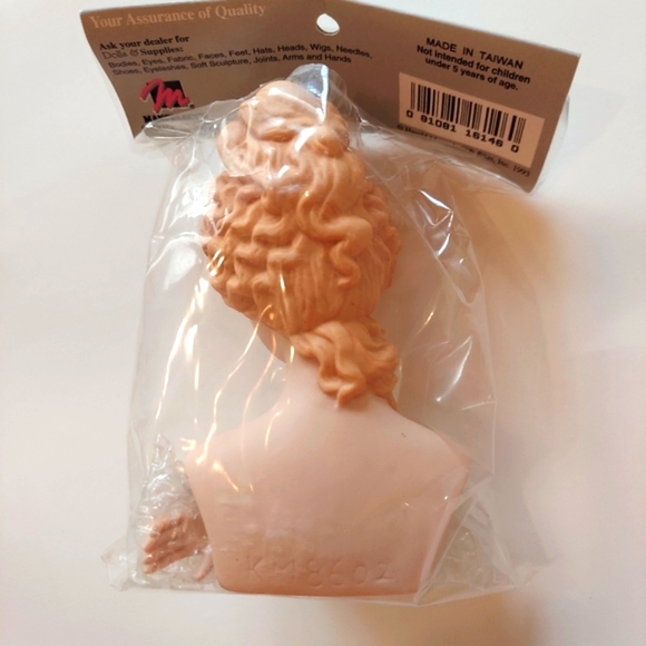 Vintage Porcelain Lady Head and Hands Set by Mangelsen's Original packaging NWT - Picture 7 of 8
